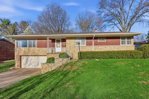 3537 49th St, Moline, IL 61265