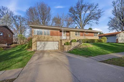 Exterior - 3537 49th St, Moline, IL 61265 photo 3 of 9