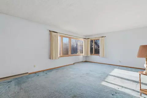 Living - 3537 49th St, Moline, IL 61265 photo 2 of 4