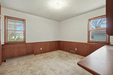 Bedroom - 3537 49th St, Moline, IL 61265 photo 3 of 6