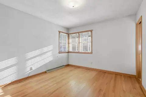 Bedroom - 3537 49th St, Moline, IL 61265 photo 5 of 6