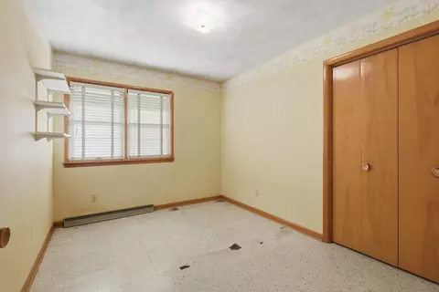 Bedroom - 3537 49th St, Moline, IL 61265 photo 1 of 6