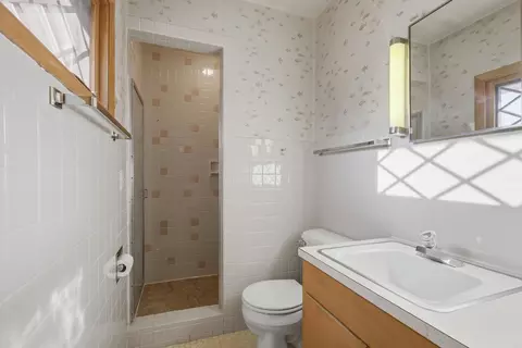 Bath - 3537 49th St, Moline, IL 61265 photo 3 of 3