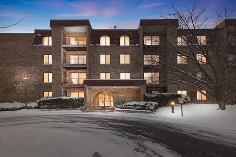 2050 Valencia Dr #300C, Northbrook, IL 60062