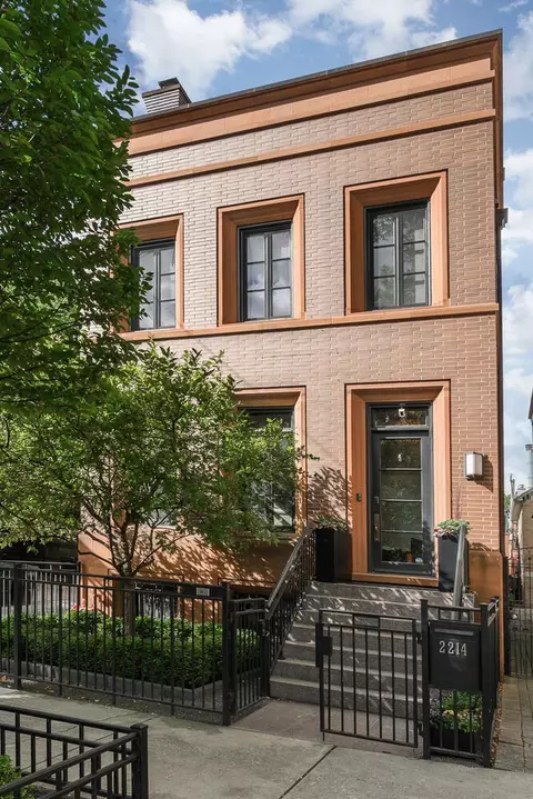 2214 N Magnolia Ave, Chicago, IL 60614