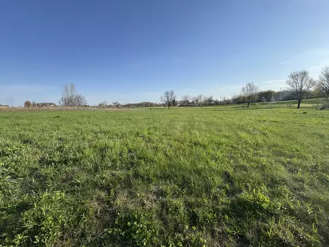 10006 Saint Andrews Dr, Marengo, IL 60152