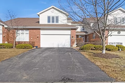 10804 Canterbury Dr, Mokena, IL 60448