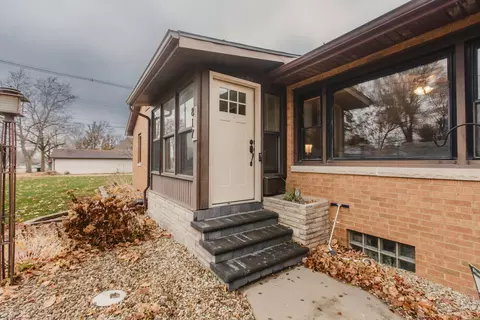 817 8th St, Lacon, IL 61540 photo 2