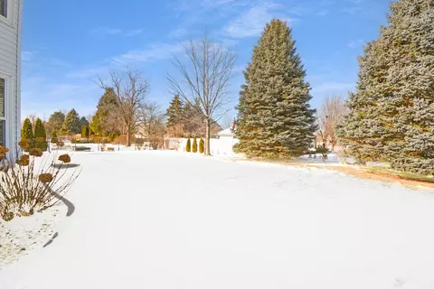 Exterior - 10 Cameron Ct, Bloomington, IL 61704 photo 4 of 4