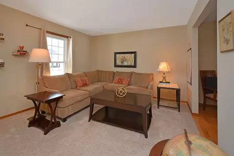 Living - 10 Cameron Ct, Bloomington, IL 61704 photo 4 of 5