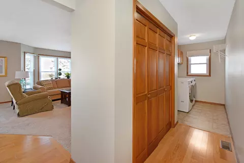 Entry Way - 10 Cameron Ct, Bloomington, IL 61704 photo 2 of 7
