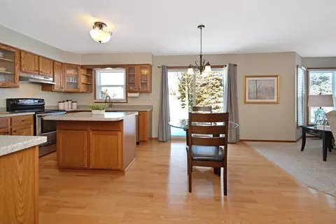 Kitchen - 10 Cameron Ct, Bloomington, IL 61704 photo 5 of 15