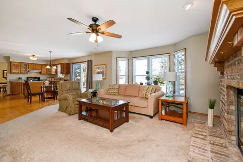 Living - 10 Cameron Ct, Bloomington, IL 61704 photo 2 of 5
