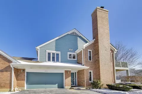 1501 N Courtland Dr, Arlington Heights, IL 60004