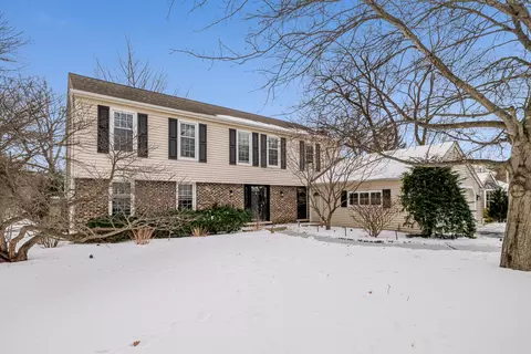 41 Canterbury Rd, Lincolnshire, IL 60069