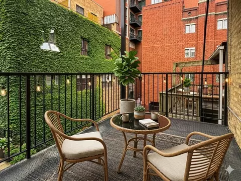 Exterior - Undisclosed, Chicago, IL 60610 photo 2 of 4