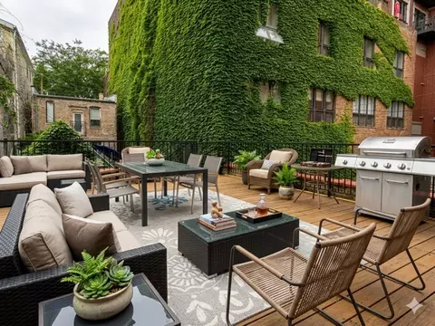 Exterior - Undisclosed, Chicago, IL 60610 photo 3 of 4
