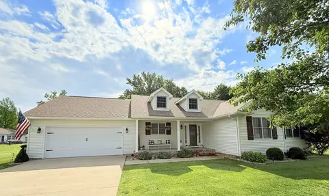 100 Pin Oak Ln, Harrisburg, IL 62946
