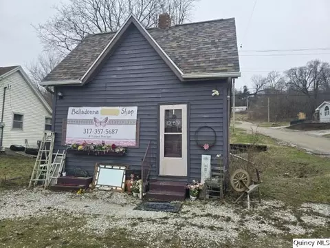 398 W 3rd, Dallas City, IL 62330