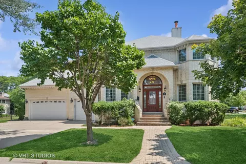 4858 W Chase Ave, Lincolnwood, IL 60712
