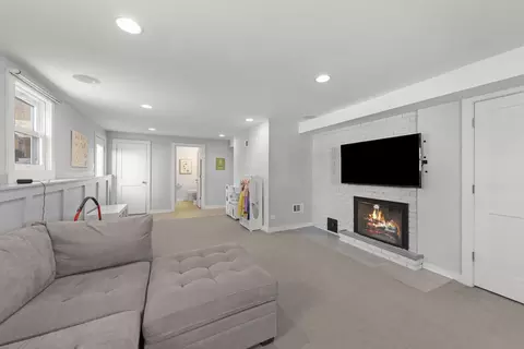 Living - 425 Wakeman Ave, Wheaton, IL 60187 photo 3 of 3
