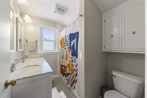 Bath - 425 Wakeman Ave, Wheaton, IL 60187 photo 2 of 2