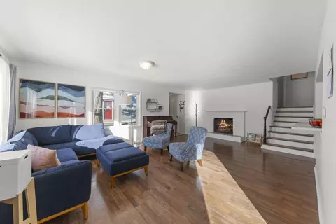 Living - 425 Wakeman Ave, Wheaton, IL 60187 photo 1 of 3
