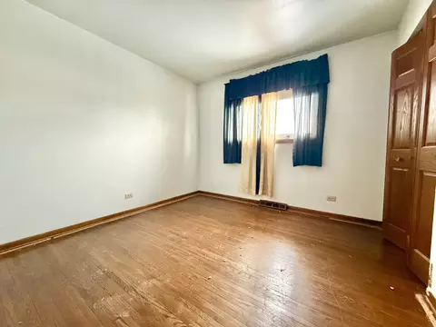 Bedroom - 947 Maple Ln, Bartlett, IL 60103 photo 1 of 3