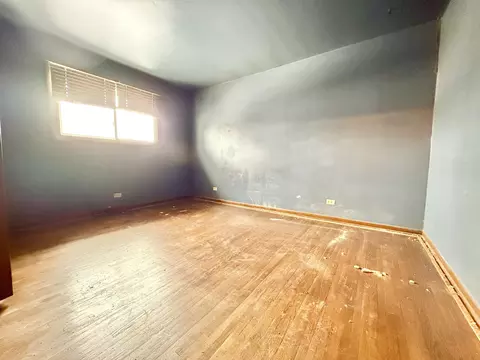 Bedroom - 947 Maple Ln, Bartlett, IL 60103 photo 2 of 3