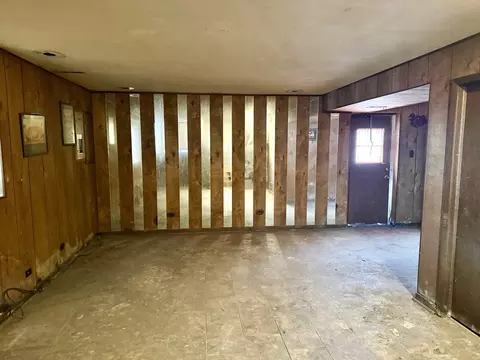 Living - 947 Maple Ln, Bartlett, IL 60103 photo 5 of 6
