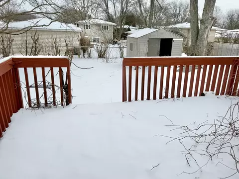 Exterior - 947 Maple Ln, Bartlett, IL 60103 photo 2 of 3