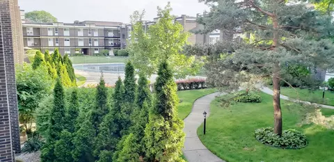10116 Peach Pkwy #N110, Skokie, IL 60076