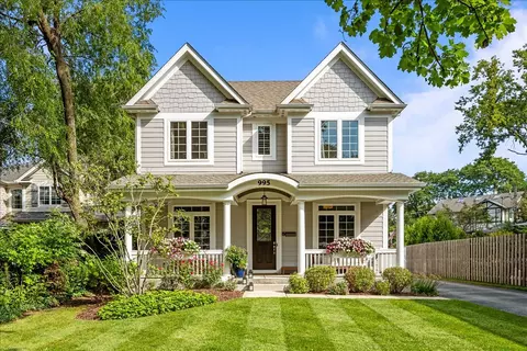 995 Harvard Ct, Highland Park, IL 60035
