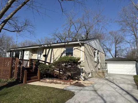 807 Blackhawk Dr, University Park, IL 60484