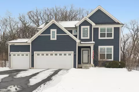 1083 Williamsbury Dr, Crystal Lake, IL 60012