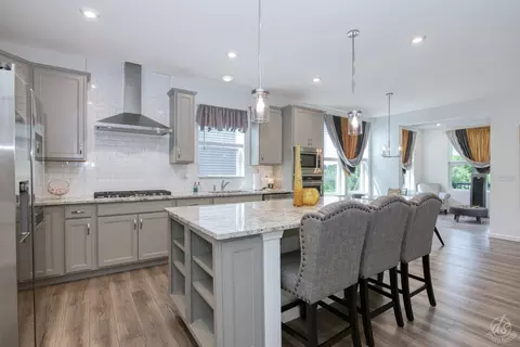 Kitchen - 824 Spring Dr, Lindenhurst, IL 60046 photo 3 of 3
