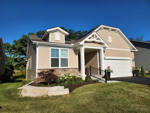 Exterior - 824 Spring Dr, Lindenhurst, IL 60046 photo 2 of 5