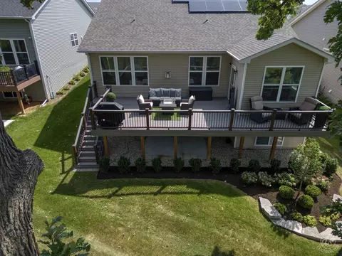 Exterior - 824 Spring Dr, Lindenhurst, IL 60046 photo 5 of 5