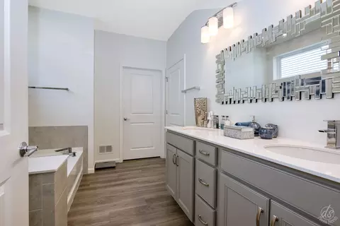 Bath - 824 Spring Dr, Lindenhurst, IL 60046 photo 1 of 3