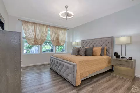 Bedroom - 824 Spring Dr, Lindenhurst, IL 60046 photo 1 of 1