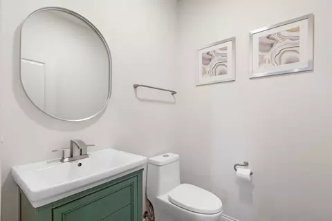 Bath - 3579 Emerald Rd, Elgin, IL 60124 photo 1 of 5