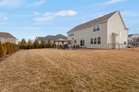 Exterior - 3579 Emerald Rd, Elgin, IL 60124 photo 4 of 5