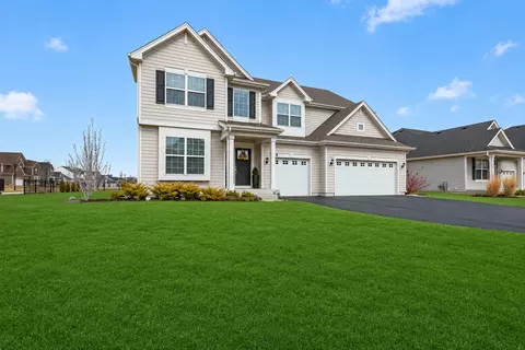 Exterior - 3579 Emerald Rd, Elgin, IL 60124 photo 2 of 6