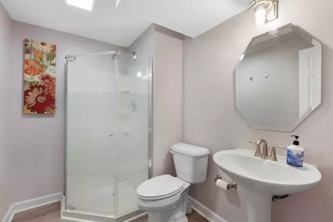 Bath - 3579 Emerald Rd, Elgin, IL 60124 photo 5 of 5