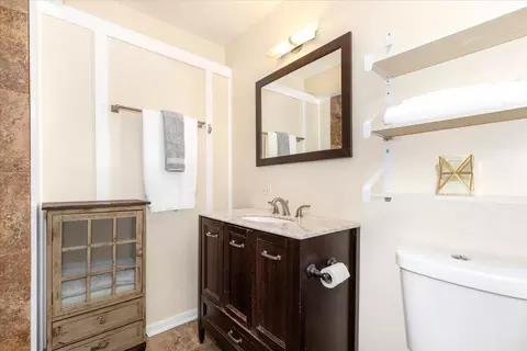 Bath - 232 Des Plaines Ave, Forest Park, IL 60130 photo 2 of 4