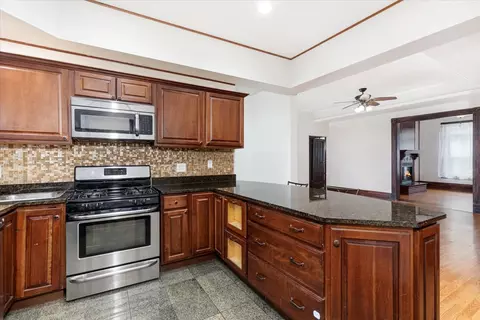 Kitchen - 232 Des Plaines Ave, Forest Park, IL 60130 photo 3 of 4