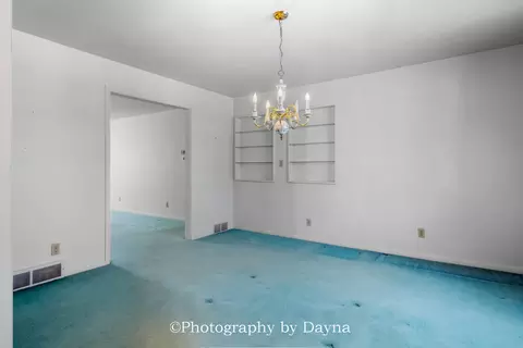 Living - 995 Justine Dr, Kankakee, IL 60901 photo 5 of 5