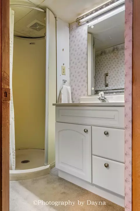 Bath - 995 Justine Dr, Kankakee, IL 60901 photo 6 of 6