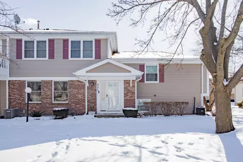 375 Ashwood Ct, Vernon Hills, IL 60061