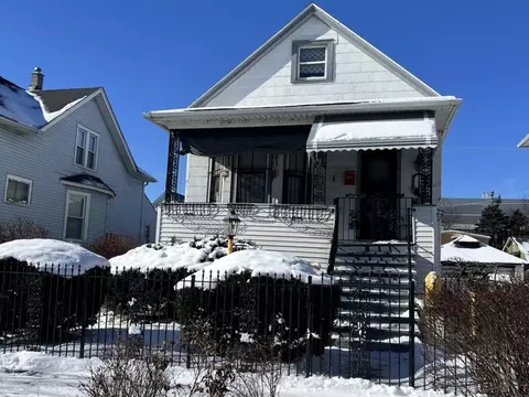 Undisclosed, Chicago, IL 60649